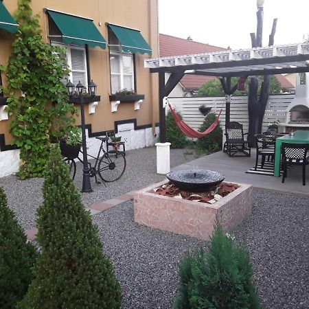Mysig Takvaning Med Balkong Eskilstuna Exterior foto